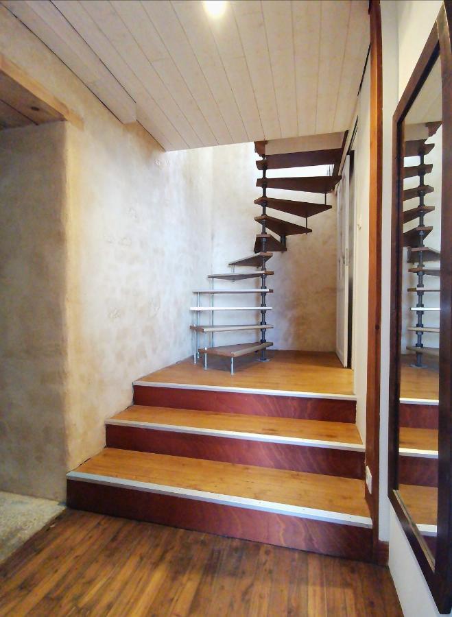 La Maison De Thomas Saint-Amant-de-Boixe Buitenkant foto